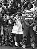 ParadeWatching_tn.jpg (9236 bytes)